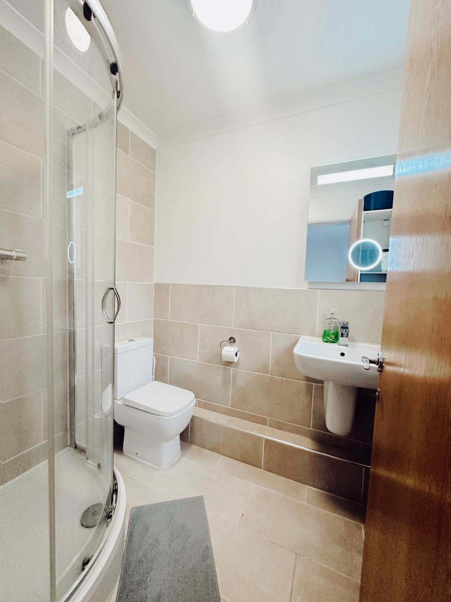 En-Suite Room 5Mins From Tower Bridge Лондон Екстер'єр фото